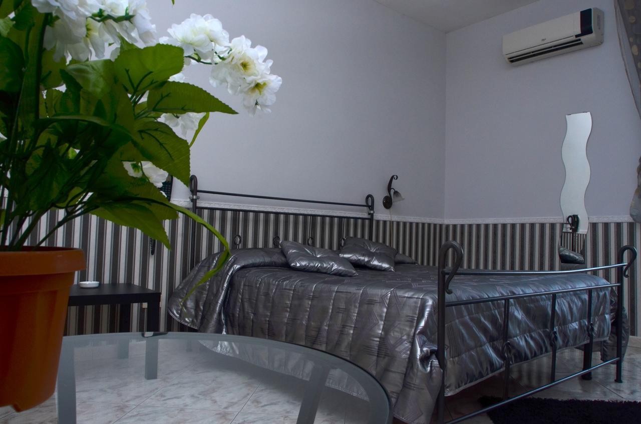 Hotel Stefany Lago Patria Esterno foto