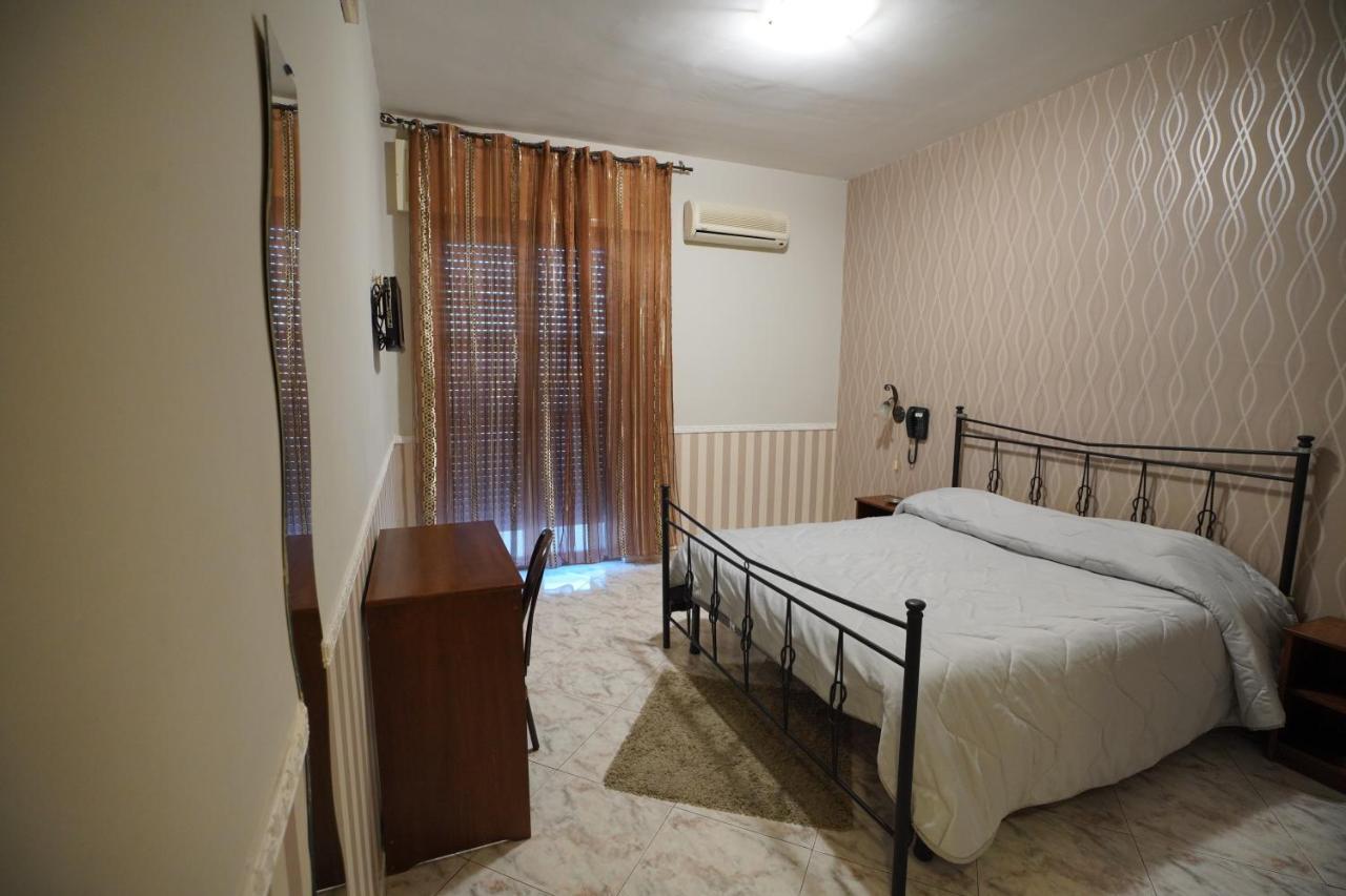 Hotel Stefany Lago Patria Esterno foto