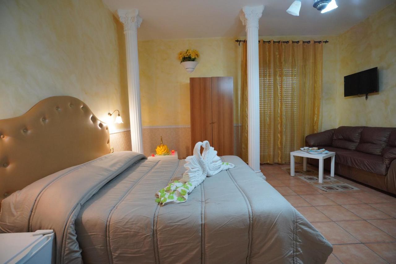 Hotel Stefany Lago Patria Esterno foto